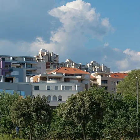 Guest house Luxury Near The Beach1 4*