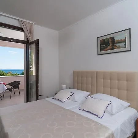 Luxury Near The Beach1 Penzion 4*